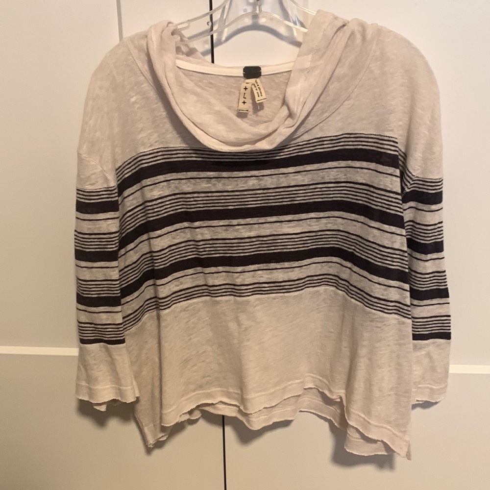 Free people 3/4 sleeve flowy top